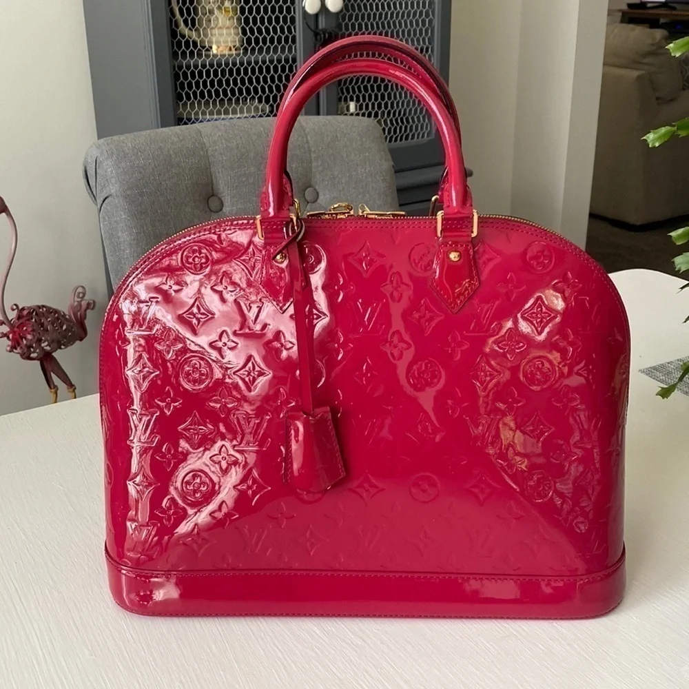Louis Vuitton Pink Rose Indian Leather Monogram Vernis Alma GM Pristine, COA